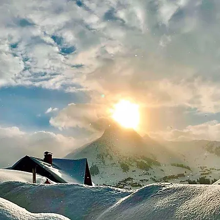 Holzgauer Haus Warth (Vorarlberg)