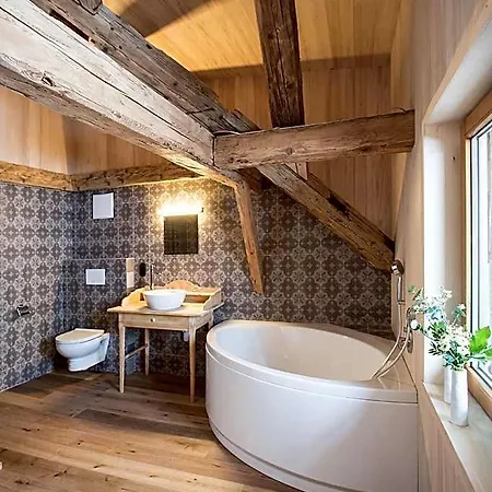Hotell Holzgauer Haus
