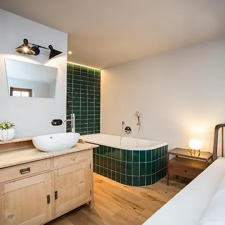 Holzgauer Haus Warth (Vorarlberg)