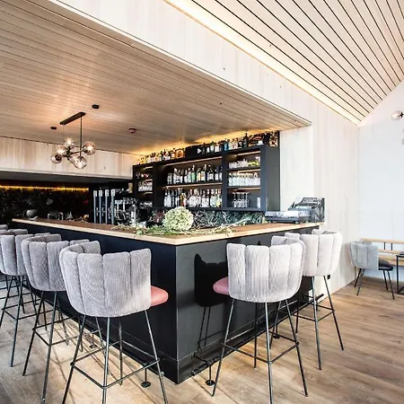 Holzgauer Haus فندق Warth (Vorarlberg)