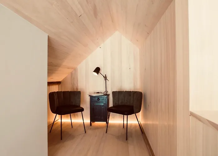 Holzgauer Haus * Warth (Vorarlberg)